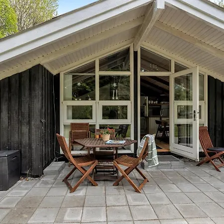 4 Bedroom Gorgeous In * Ålbæk