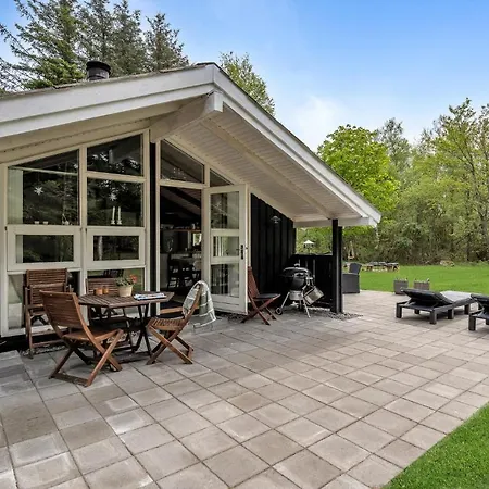 4 Bedroom Gorgeous In *